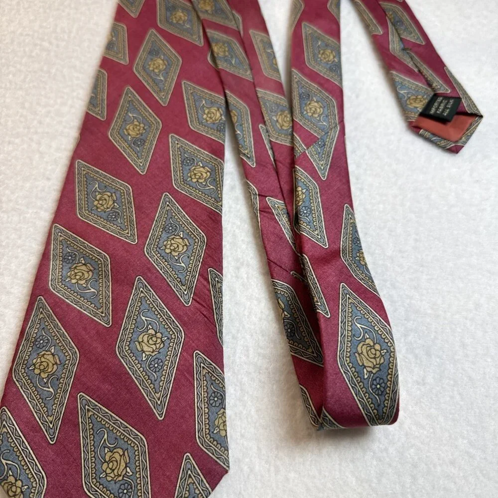 Vintage Bert Pulitzer Neck Tie Burgundy With Roses Pattern 100%‎ Silk 59